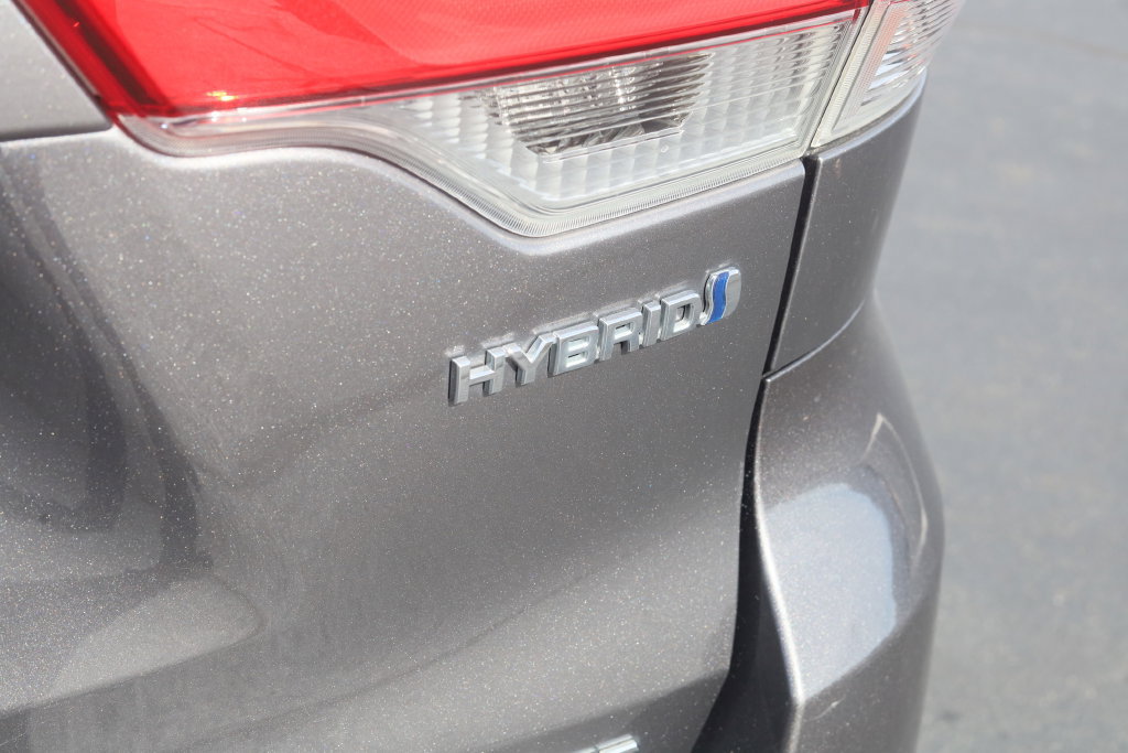 Used 2017 Toyota Highlander Limited AWD/4WD image 33