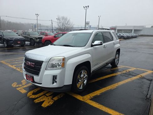 Used 2015 GMC Terrain SLE w/ Chrome Edition image 8