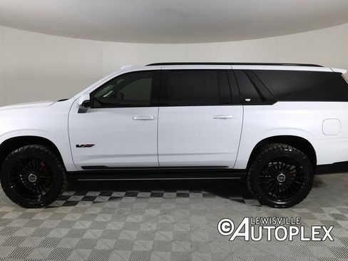 Used 2026 Cadillac Escalade ESV V image 8