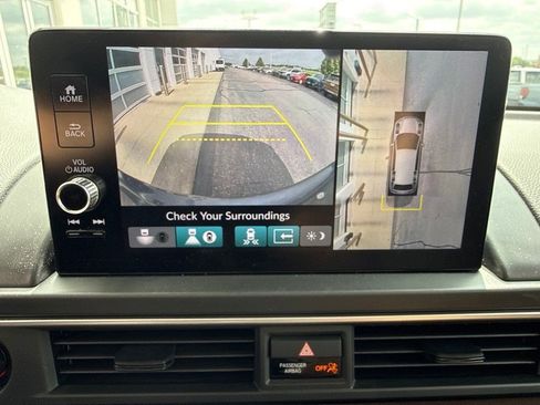 Used 2025 Honda Pilot Elite image 25