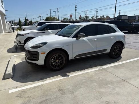Used 2025 Porsche Macan AWD/4WD image 4