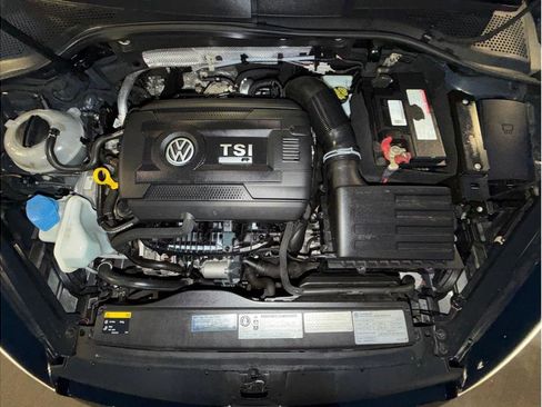 Used 2016 Volkswagen Golf R 4-Door image 29