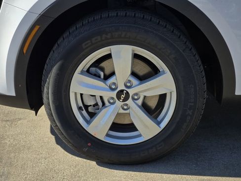 New 2026 Kia Sorento LX FWD image 8