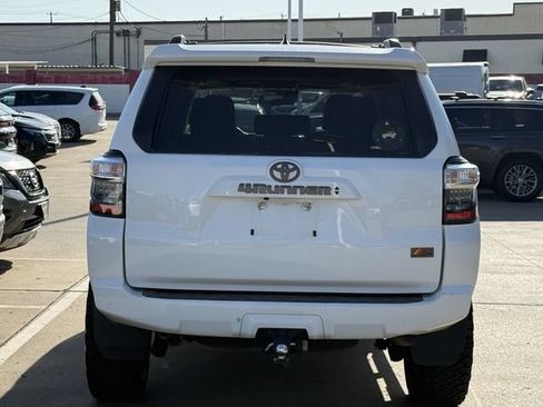 Used 2023 Toyota 4Runner 40th Anniversary SE AWD/4WD image 5