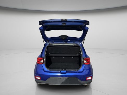 Used 2023 Hyundai Venue SE image 10
