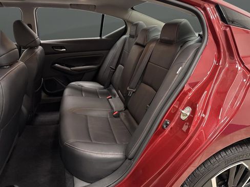 Used 2023 Nissan Altima 2.5 SR w/ SR Premium Package image 29