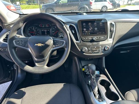 Used 2023 Chevrolet Malibu LS FWD image 16