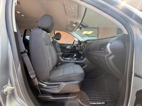 Used 2021 Chevrolet Traverse LS AWD/4WD image 11