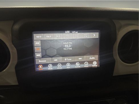 Used 2021 Jeep Wrangler Unlimited Islander image 19