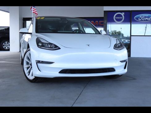 Used 2023 Tesla Model 3 Standard Range RWD image 1