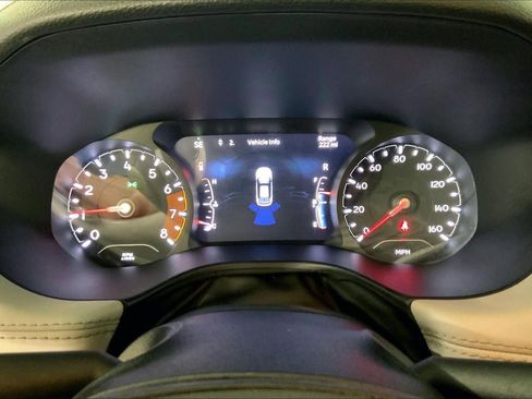 Used 2025 Jeep Compass Limited image 20