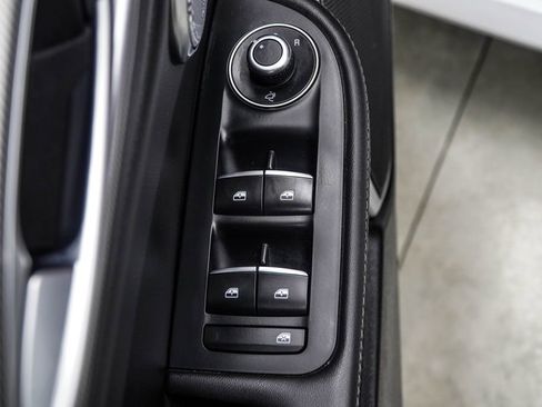 Used 2023 Alfa Romeo Giulia Veloce RWD image 38