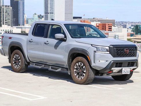 Used 2023 Nissan Frontier PRO-4X w/ Pro Convenience Package AWD/4WD image 3