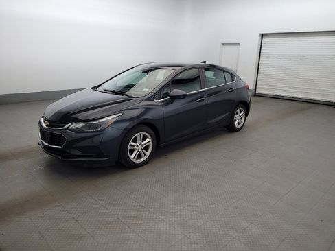 Used 2017 Chevrolet Cruze LT w/ Convenience Package FWD image 2