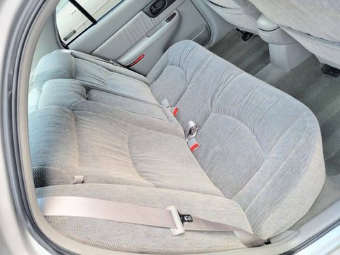 Used 2001 Buick Regal LS w/ Premium Pkg FWD image 19