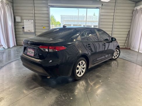 Used 2025 Toyota Corolla LE FWD image 5