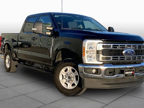 Used 2025 Ford F250 XLT AWD/4WD image 3