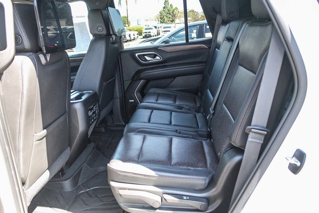 Used 2021 Chevrolet Tahoe High Country w/ Premium Package AWD/4WD image 10