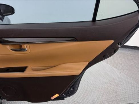 Used 2018 Lexus ES 350 w/ Luxury Package w/Wood Trim FWD image 21