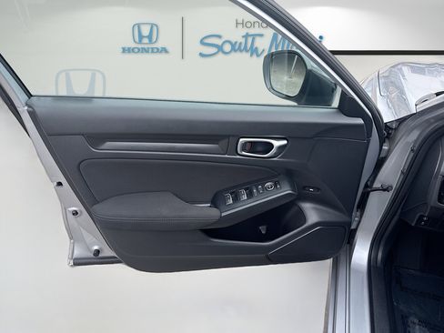 Used 2023 Honda Civic Sport image 19