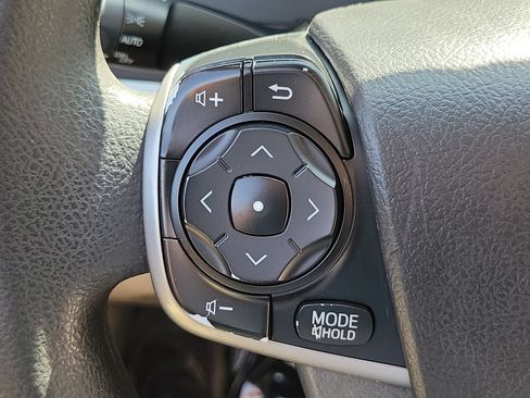 Used 2014 Toyota Camry LE FWD image 24