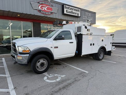 Used 2011 RAM 5500 SLT image 2