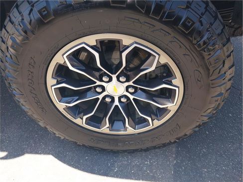 Used 2022 Chevrolet Colorado ZR2 AWD/4WD image 8