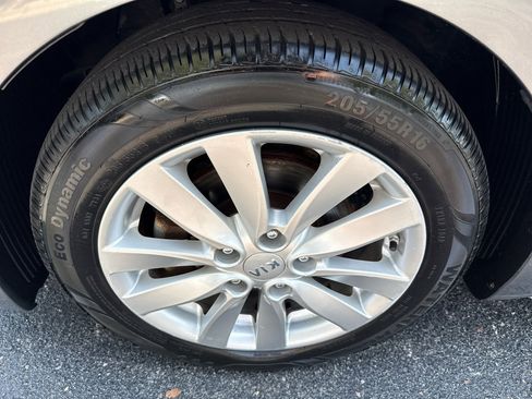 Used 2015 Kia Forte EX image 36