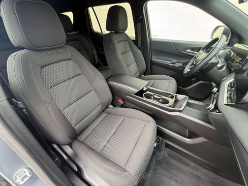 Used 2025 Chevrolet Equinox LT image 36