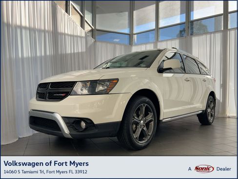 Used 2016 Dodge Journey Crossroad image 1