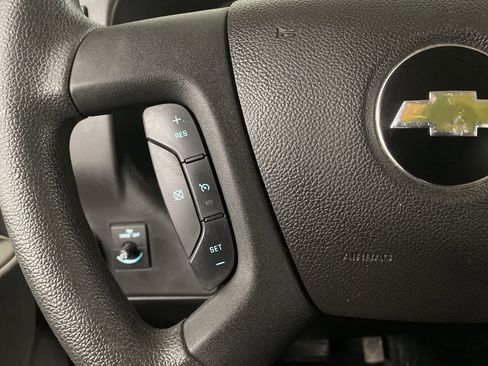 Used 2017 Chevrolet Express 2500 LT w/ LT Preferred Equipment Group image 19