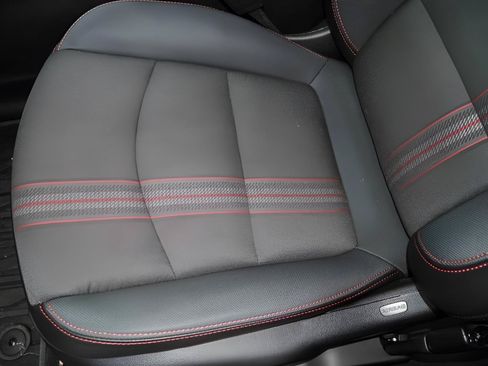 Used 2024 Chevrolet Equinox RS w/ LPO, Floor Liner Package FWD image 23