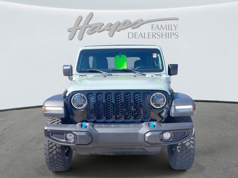 Used 2023 Jeep Wrangler Unlimited w/ Sun & Screen Package image 10