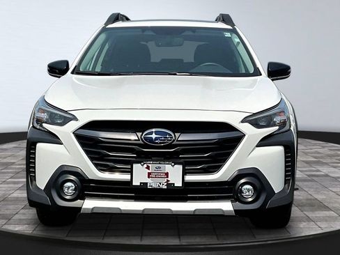 Used 2025 Subaru Outback Limited AWD/4WD image 2