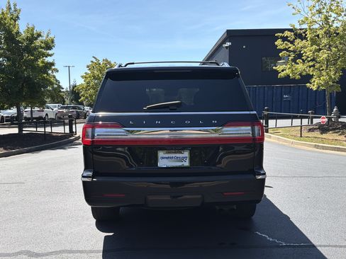 Used 2020 Lincoln Navigator Reserve w/ Luxury Package AWD/4WD image 17