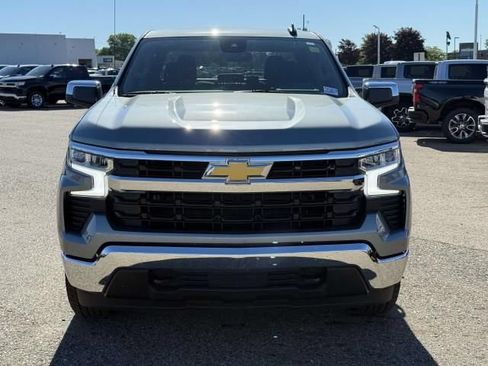 Used 2023 Chevrolet Silverado 1500 LT AWD/4WD image 3