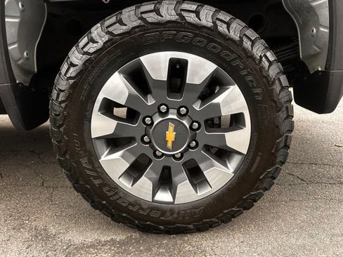 Used 2021 Chevrolet Silverado 2500 Custom w/ Custom Convenience Package AWD/4WD image 35