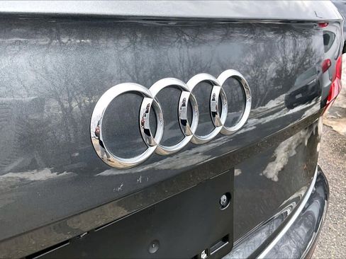 Used 2018 Audi SQ5 Premium Plus w/ Navigation Package image 30