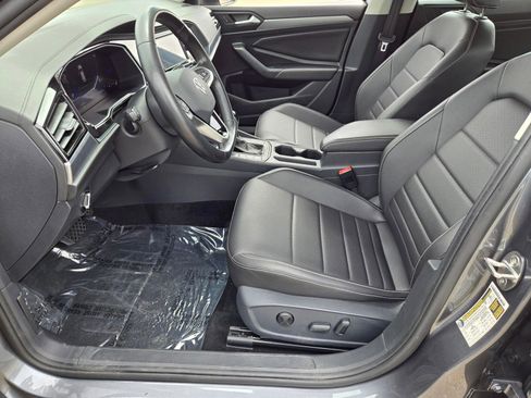 Used 2024 Volkswagen Jetta SE FWD image 15