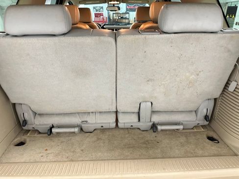 Used 2007 GMC Yukon SLT w/ SLT Preferred Equipment Group AWD/4WD image 14