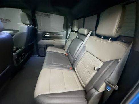 Used 2022 Chevrolet Silverado 1500 ZR2 w/ Technology Package image 29