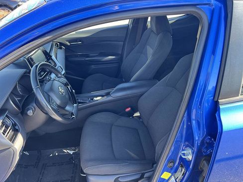 Used 2018 Toyota C-HR XLE image 11