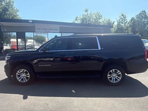 Used 2018 Chevrolet Suburban LT AWD/4WD image 4