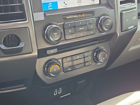 Used 2018 Ford F150 XLT RWD image 23