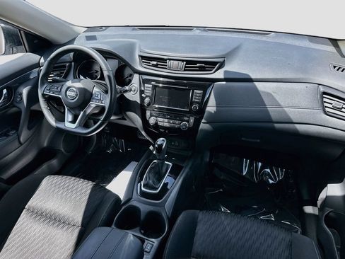 Used 2020 Nissan Rogue SV FWD image 23