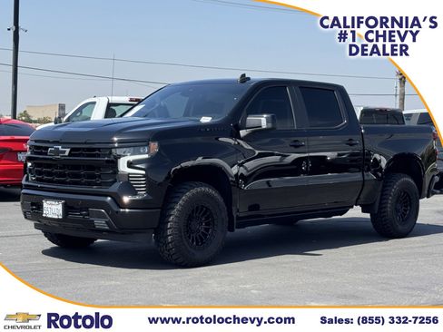 Used 2025 Chevrolet Silverado 1500 RST w/ Dark Appearance Package RWD image 3