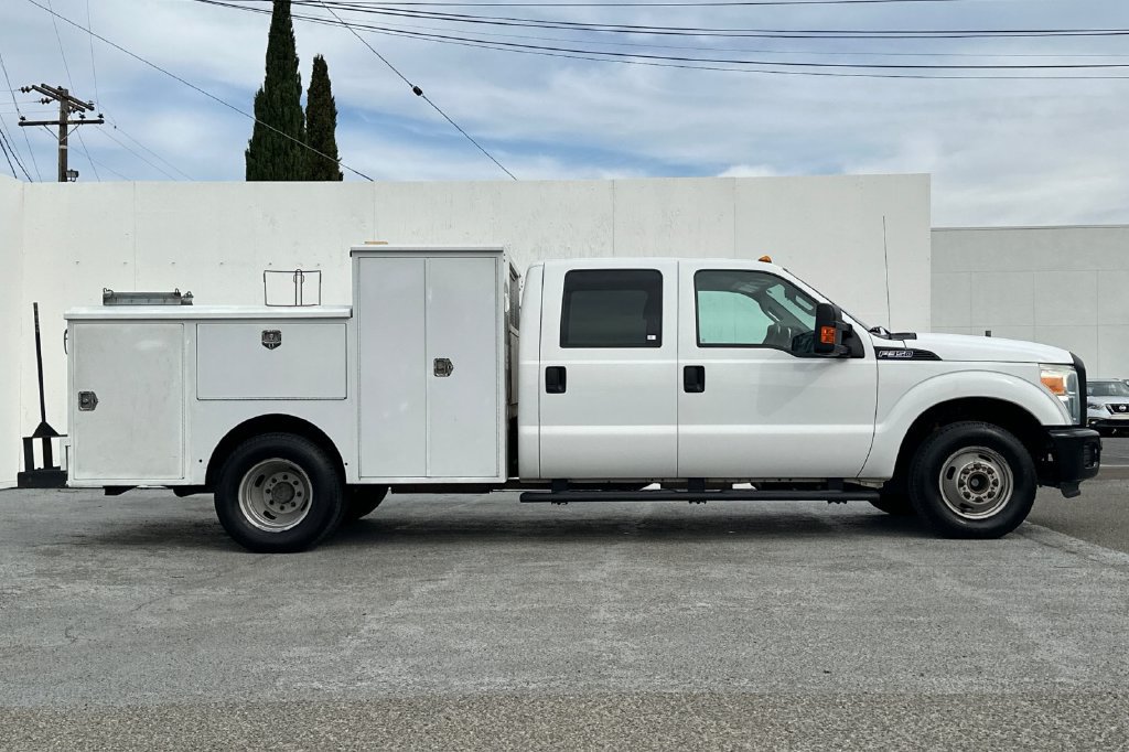 Used 2016 Ford F350 XL w/ Power Equipment Group RWD image 2