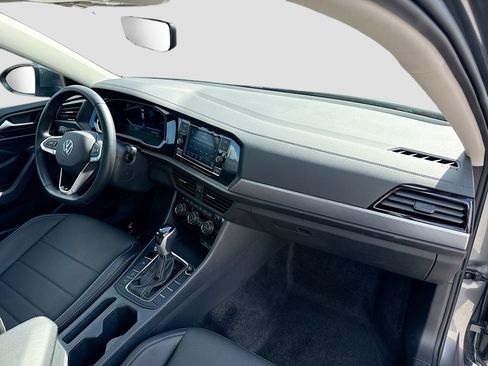 Used 2023 Volkswagen Jetta SE FWD image 13