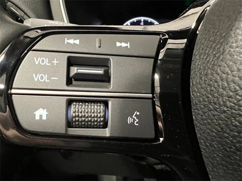 New 2025 Honda Pilot Touring image 24