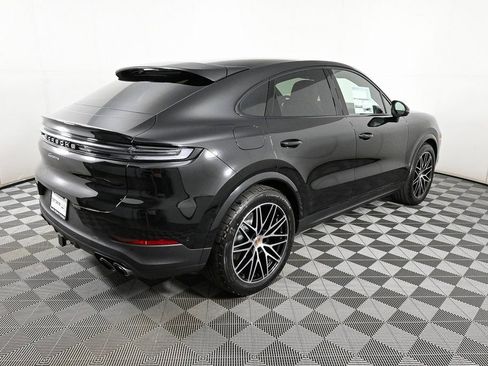 Certified 2025 Porsche Cayenne Coupe image 30